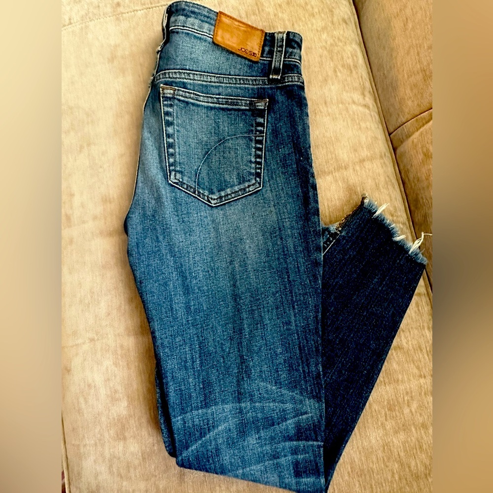 Joe’s Jeans distressed skinny fit, ankle length size 26